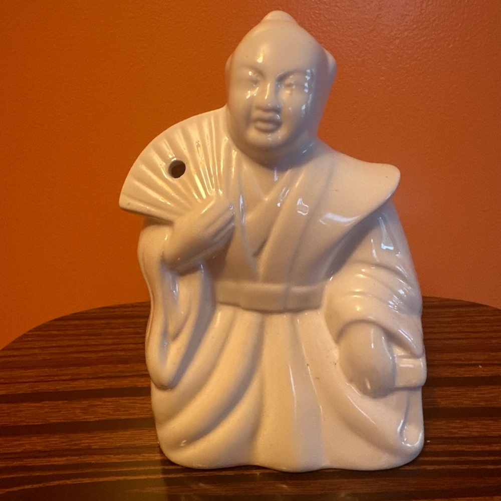 NEW Arirang Seated SAMURAI Holding Fan Tiki Mug Bar Ware